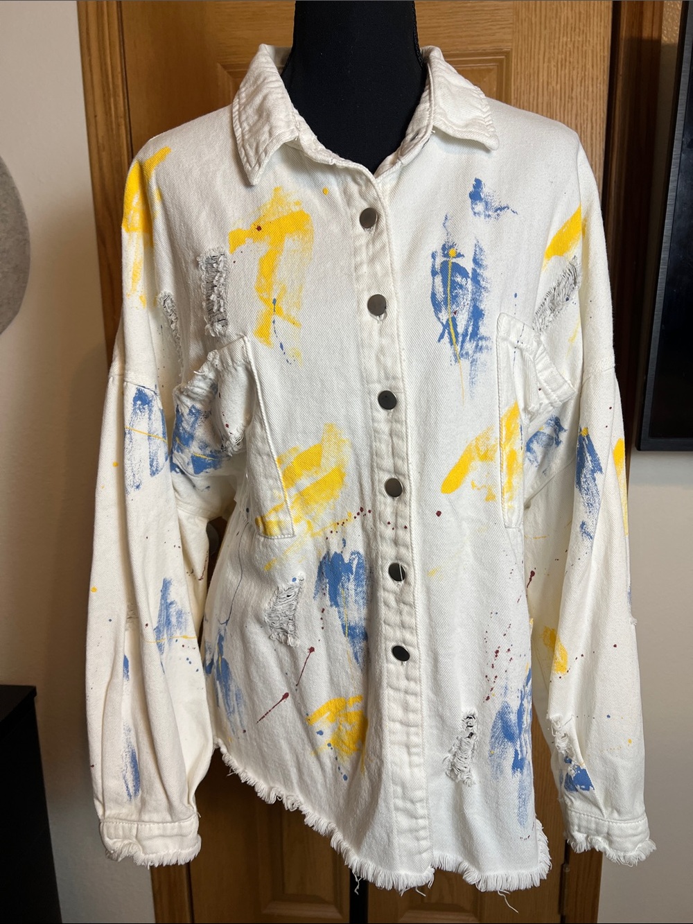 POL Distressed Button-Up Shacket - Picture 4 of 11
